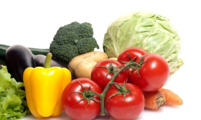 Nudged away from nuggets: Is using AI to prompt healthier choices really creepy? 